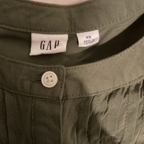 Women’s green top - Picture 4 of 5